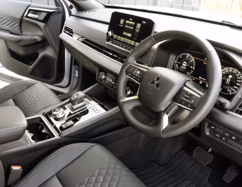 Interior Mitsubishi Outlander PHEV GSR [Australia] '2024–25