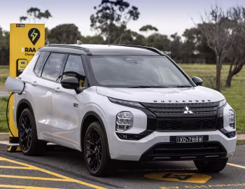 Mitsubishi Outlander PHEV GSR [Australia] '2024–25