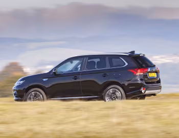 Mitsubishi Outlander PHEV "Juro" [UK-spec] '2016–18