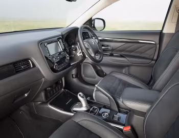 Intérieur Mitsubishi Outlander PHEV "Juro" [UK-spec] '2016–18