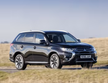 Mitsubishi Outlander PHEV "Juro" [UK-spec] '2016–18