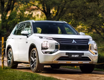 Mitsubishi Outlander PHEV Signature [Latam] '2025–pr.