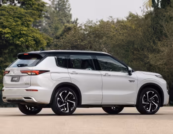 Mitsubishi Outlander PHEV Signature [Latam] '2025–pr.