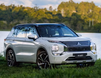 Mitsubishi Outlander PHEV Signature [Latam] '2025–pr.
