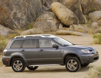 2006 Mitsubishi Outlander SE [North America] '2005–06