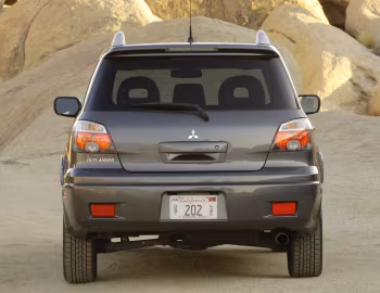 2006 Mitsubishi Outlander SE [North America] '2005–06
