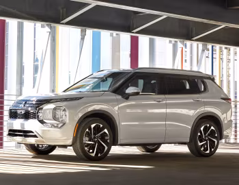 2022–24 Mitsubishi Outlander SEL [North America] '2021–24