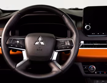 Painel frontal 2022–24 Mitsubishi Outlander SEL [North America] '2021–24