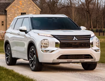 2022–24 Mitsubishi Outlander SEL [North America] '2021–24
