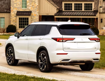 2022–24 Mitsubishi Outlander SEL [North America] '2021–24