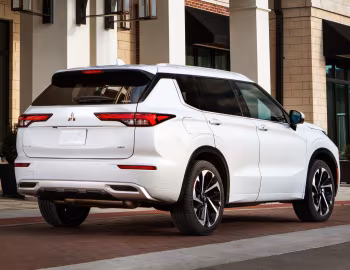 2022–24 Mitsubishi Outlander SEL [North America] '2021–24