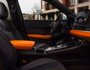 Interior 2022–24 Mitsubishi Outlander SEL [North America] '2021–24