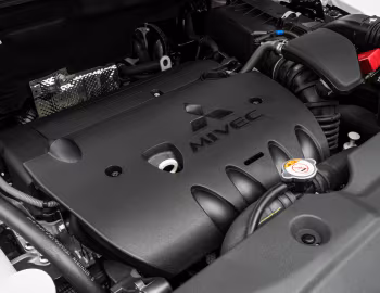 Под капотом 2016–17 Mitsubishi Outlander Sport SEL [US-spec] '2015–17