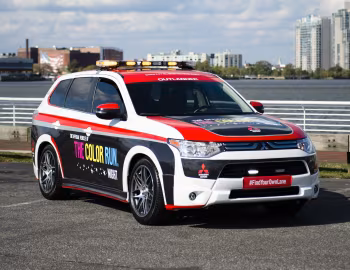 Mitsubishi Outlander "The Color Run Night" Official Pace Car [North America] '10.2014