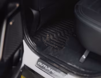 Interior 2025–pr. Mitsubishi Outlander "Trail Edition" [North America] '2025–pr.