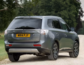Mitsubishi Outlander [UK-spec] '2014–15