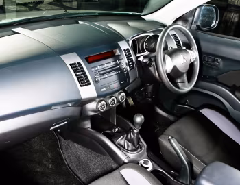 Торпедо Mitsubishi Outlander Van [UK-spec] '2010–12