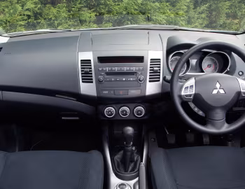 Торпедо Mitsubishi Outlander "Warrior" [UK-spec] '2007–09
