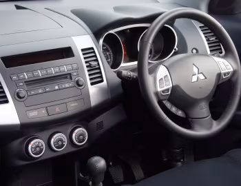 Front panel Mitsubishi Outlander "Warrior" [UK-spec] '2007–09