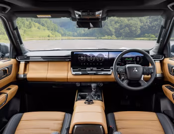 Передня панель Mitsubishi Pajero [Japan] '2026