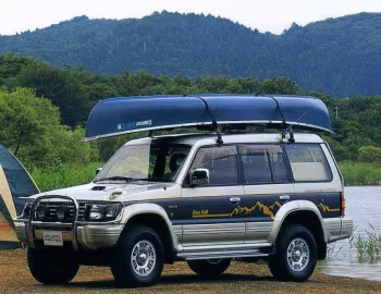 Mitsubishi Pajero Wagon "Green Field" '1993