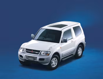 Mitsubishi Pajero 3-door [Japan] '1999–08.2002
