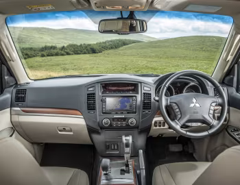 Торпедо Mitsubishi Pajero Executive [Ireland] '2014