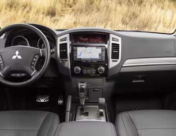 Торпедо Mitsubishi Pajero 5-door [CIS] '2014–19
