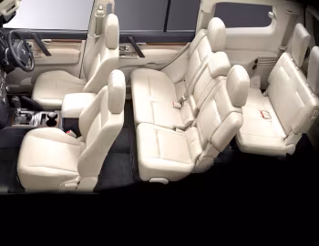 Interior Mitsubishi Pajero 5-door [Japan] '2006–11