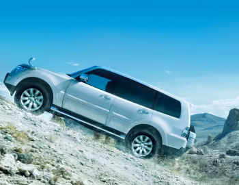 Mitsubishi Pajero 5-door [Japan] '2006–11
