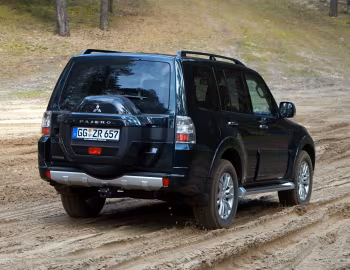 Mitsubishi Pajero 5-door [Worldwide] '2014–21