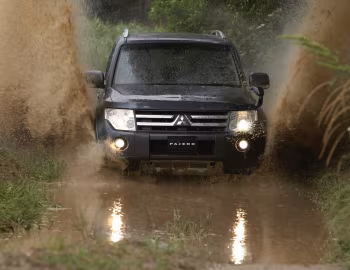 Mitsubishi Pajero 5-door [Japan] '2006–11
