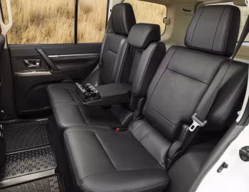 Интерьер Mitsubishi Pajero 5-door [CIS] '2014–19
