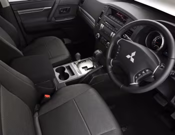 Painel frontal Mitsubishi Pajero 5-door [Australia] '12.2008–10.2011