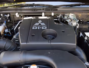 Под капотом Mitsubishi Pajero 5-door [Australia] '09.2014–21