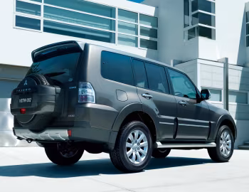 Mitsubishi Pajero 5-door [Japan] '2006–11