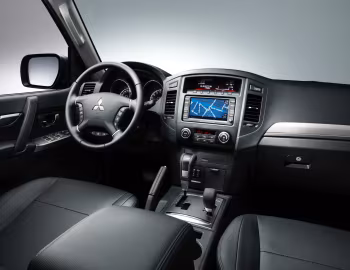 Painel frontal Mitsubishi Pajero 5-door [Worldwide] '08.2011–14