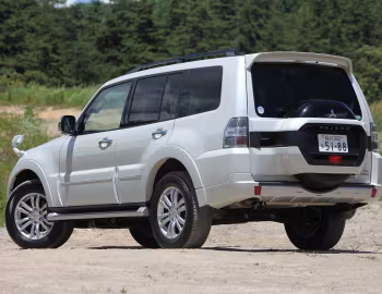 Mitsubishi Pajero 5-door [Japan] '2014–19