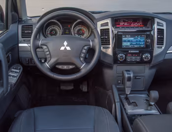 Торпедо Mitsubishi Pajero Adventure '2015