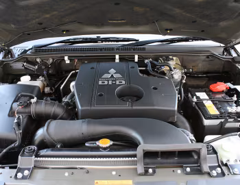 Под капотом Mitsubishi Pajero Exceed [Australia] '12.2008–10.2011