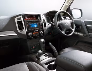 Торпедо Mitsubishi Pajero "Final Edition" 5-door [Japan] '04–08.2019