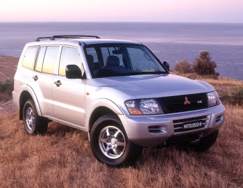 Mitsubishi Pajero GLX "Plus" '2000–01