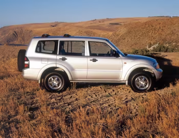 Mitsubishi Pajero GLX "Plus" '2000–01