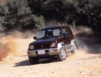 Mitsubishi Pajero Jr. ZR-II (H57A) '11.1995–06.1998