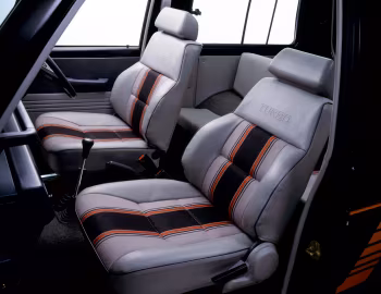 Interior Mitsubishi Pajero Metal Top [Japan] '1982–91