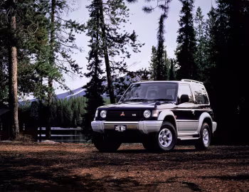 Mitsubishi Pajero Metal Top [Japan] '1991–97
