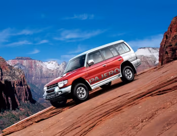 Mitsubishi Pajero SFX '10.2002–12