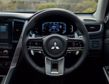 Торпедо Mitsubishi Pajero Sport [South Africa] '2025–н.в.