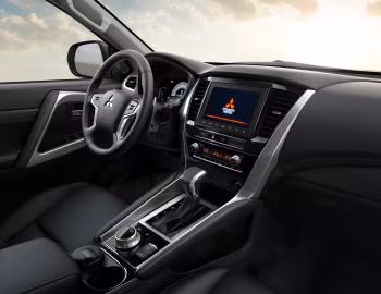 Интерьер Mitsubishi Pajero Sport [CIS] '2021