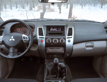 Торпедо Mitsubishi Pajero Sport '2008–13